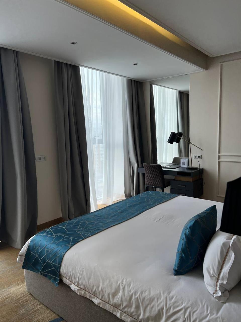 Sofia International Hotel ビシュケク エクステリア 写真