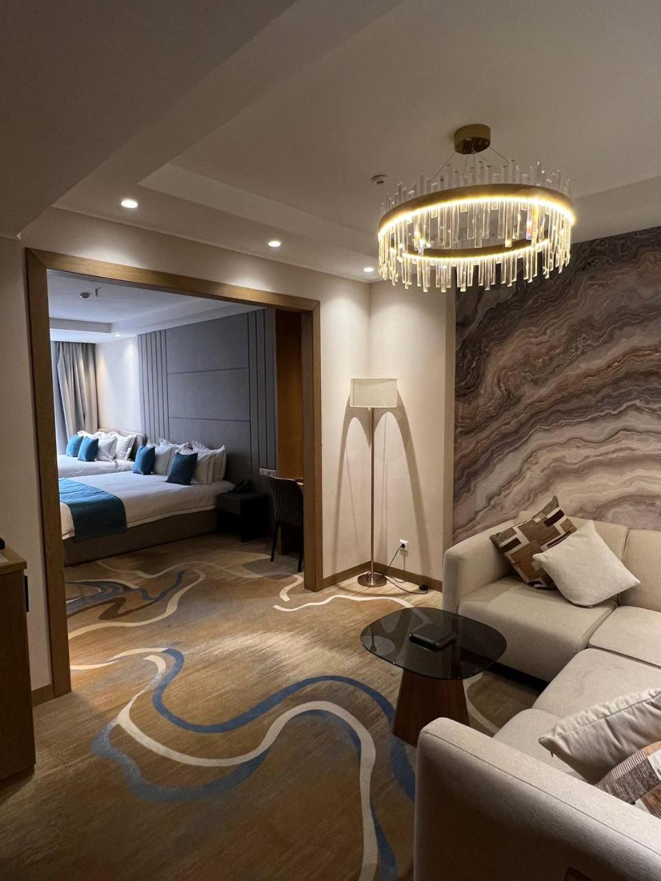Sofia International Hotel ビシュケク エクステリア 写真